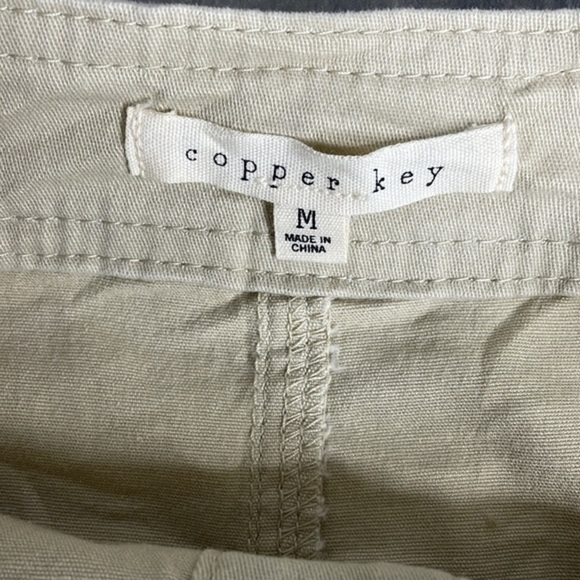 NWT Copper key khaki colored button down‎ skirt w/cargo pockets. Medium. - Picture 8 of 10